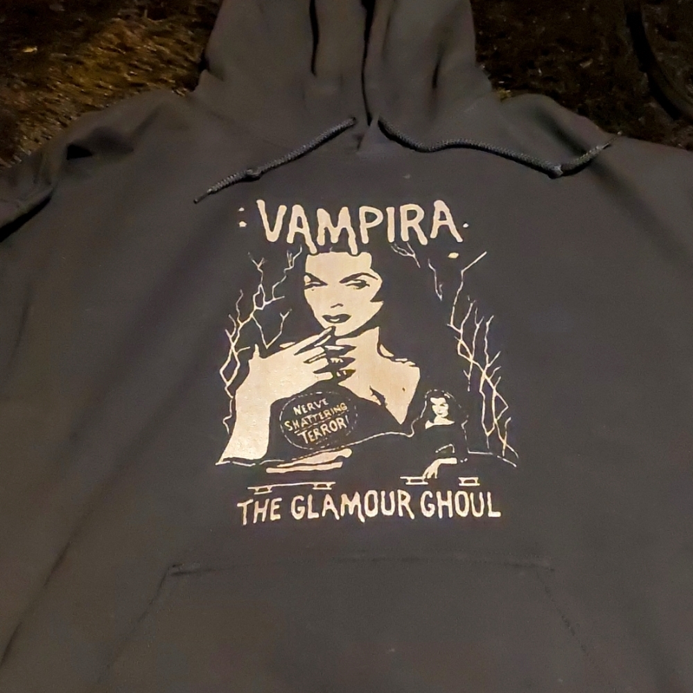 Women's large vampira hoodie